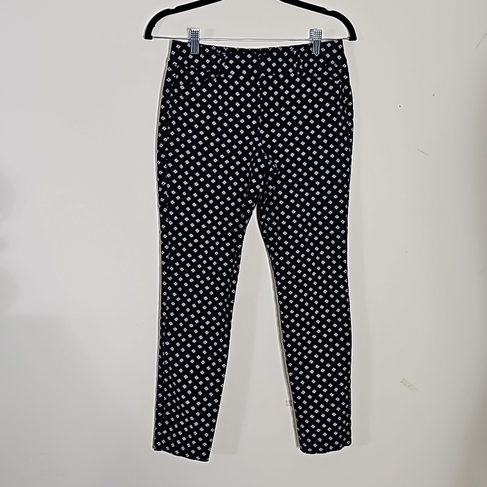 Old Navy Pixi Mid-Rise Secret-Slim Pockets waist Flat 13"